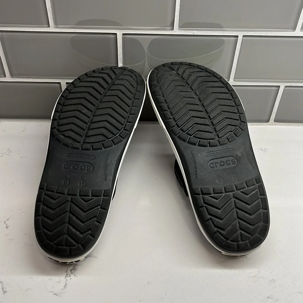 CROCBAND CLOG Size: 9‎ Color: Black Excellent Condition